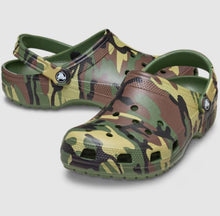 Load image into Gallery viewer, Crocs Classic Camouflage Kids Clog - Army Green / Multi
