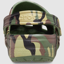 Load image into Gallery viewer, Crocs Classic Camouflage Kids Clog - Army Green / Multi
