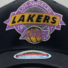 Load image into Gallery viewer, Mitchell &amp; Ness NBA Point Guard Stretch CR Snapback Lakers - Black
