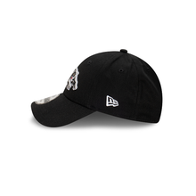 Load image into Gallery viewer, New Era Penrith Panthers Official Team Colours 9FORTY Cloth Strap Hat - Black

