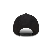 Load image into Gallery viewer, New Era Chicago Bulls Black Official Team Colour 9FORTY A-Frame Snapback - Black
