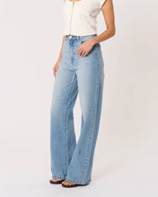 Load image into Gallery viewer, Abrand 94 Wide Jean - Jody
