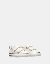 Load image into Gallery viewer, Converse Infants Valentines 2V Low Shoes - Vintage White/New Found Bloom

