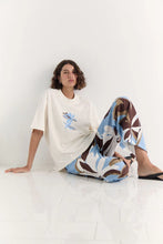Load image into Gallery viewer, Staple The Label Mae Graphic Tee - White
