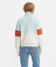 Load image into Gallery viewer, Levi&#39;s Graphic Rue 1/4 Zip Country Club GG Bridge Crew

