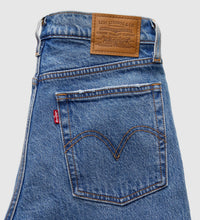 Load image into Gallery viewer, Levi's® Women's Wedgie Straight Jeans - Dance Around
