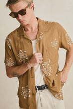 Load image into Gallery viewer, Rhythm Doily SS Shirt - Oak
