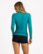 Load image into Gallery viewer, Billabong Pacific Long Sleeve Foil Sunshirt - Evergreen

