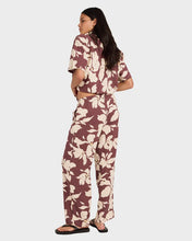 Load image into Gallery viewer, RVCA Rhi Holiday Pants - Terra Brown
