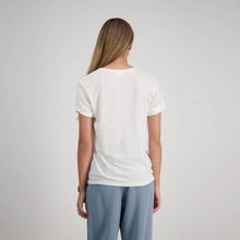 Load image into Gallery viewer, Canterbury Blaze T-Shirt - Cloud Dancer
