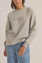Load image into Gallery viewer, Rhythm Flagship Boyfriend Fleece Crew  - Grey Heather
