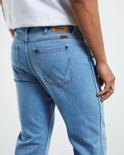Load image into Gallery viewer, Wrangler Sid Straight Jean
