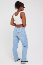 Load image into Gallery viewer, Wrangler Low Rise Claudia Straight - Blue Stardust
