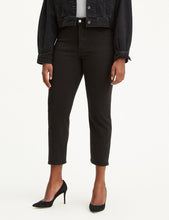Load image into Gallery viewer, Levi&#39;s Ladies Wedgie Straight Jean
