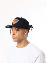 Load image into Gallery viewer, Mitchell &amp; Ness New York Knicks Evergreen Hat - Black/Team Colour
