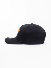 Load image into Gallery viewer, Mitchell &amp; Ness New York Knicks Evergreen Hat - Black/Team Colour
