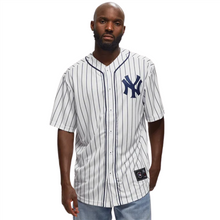 Load image into Gallery viewer, Majestic New York Yankees Core Franchise Jersey - White
