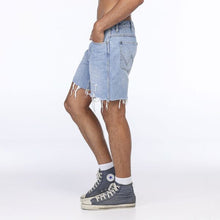 Load image into Gallery viewer, Wrangler Men&#39;s Easy Straight Short
