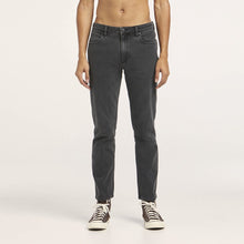 Load image into Gallery viewer, Wrangler Sid Straight Jean - AAA Pass Black
