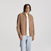 Load image into Gallery viewer, Wrangler Trade Overshirt - Felt Brown
