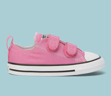 Load image into Gallery viewer, Converse Chuck Taylor All Star 2V Toddler Low Top - Pink
