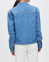 Load image into Gallery viewer, Riders By Lee Relaxed Trucker Jacket - High Hopes Blue
